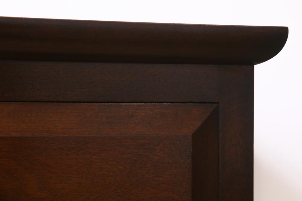 中古美品　松本民芸家具　立体的なデザインが目を引くA型脇棚(サイドチェスト、小引き出し)(定価約13万8千円)(R-038534)
