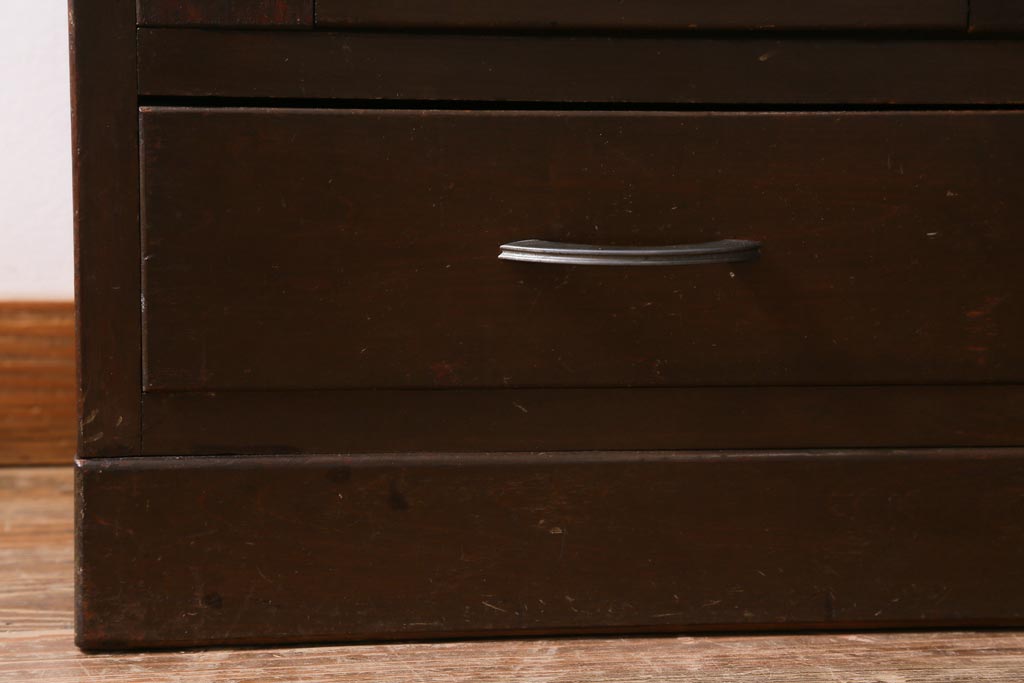 レトロ家具　昭和レトロ　昭和中期　モールガラス入り　濃い色味が味わい深いブックケース(本箱、キャビネット)(R-038544)