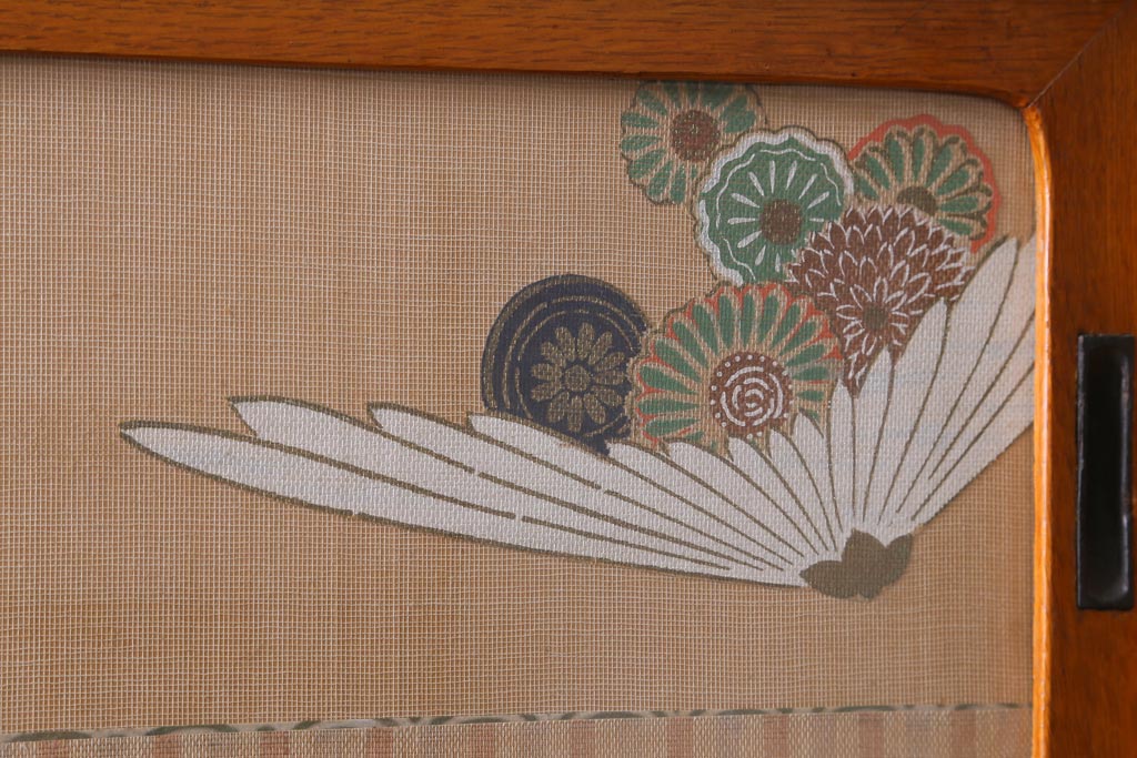 レトロ家具　昭和中期　三段重ね　花図柄が柔らかな印象あたえる衣装箪笥(衣装タンス、引き出し、チェスト)(R-038562)