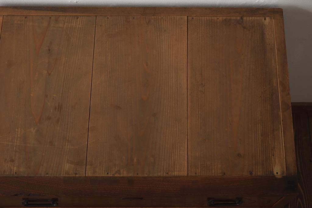 アンティーク家具　和製アンティーク　前面ケヤキ材　引き出し7杯付きの小振りなチェスト(引き出し、衣装箪笥)(R-038597)