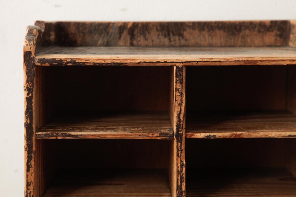 アンティーク家具　和製アンティーク　昭和初期　古い木の質感が味わい深い小振りな収納棚(棚、書類棚)(R-038637)