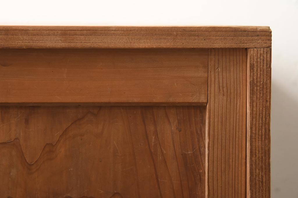 アンティーク家具　和製アンティーク　大正昭和初期　シンプルな作りが魅力的な小振りな箪笥(引き出し、収納棚、戸棚)(R-038685)