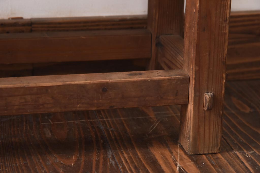 アンティーク家具　大正昭和初期　古びた木の風合いが魅力のシンプルなサイドテーブル(ディスプレイ台)(R-038689)
