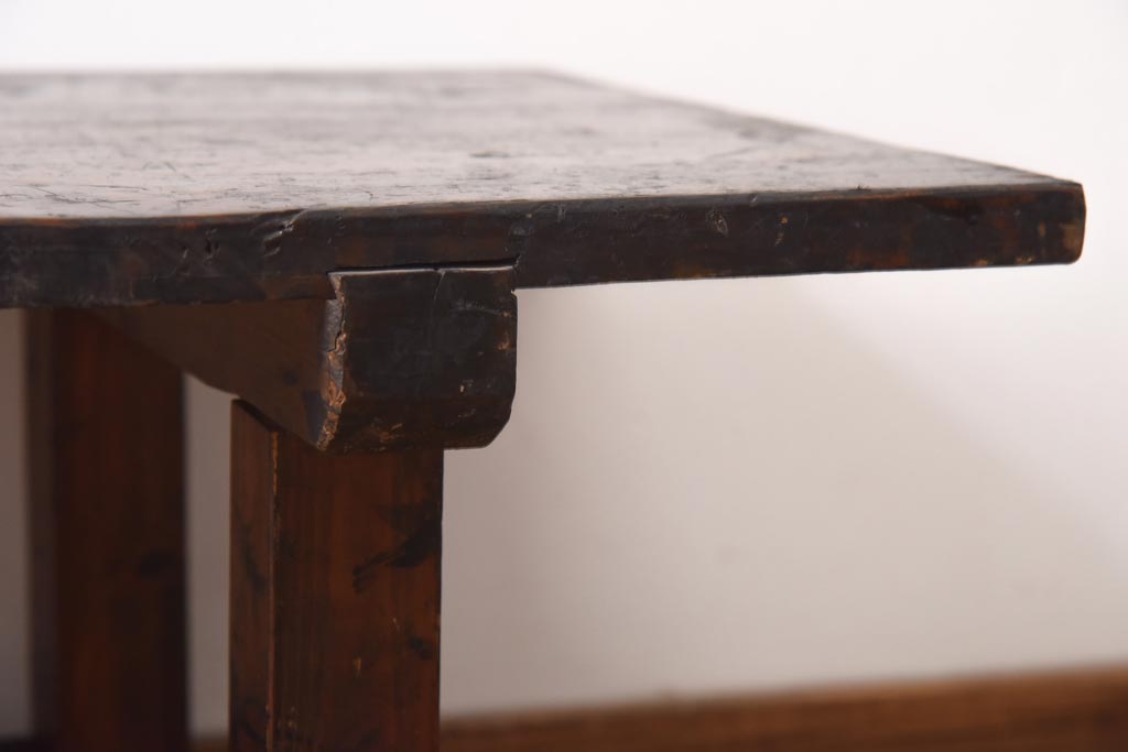 アンティーク家具　大正昭和初期　渋みのある濃い木肌が素敵なサイドテーブル(ディスプレイ台)(R-038690)