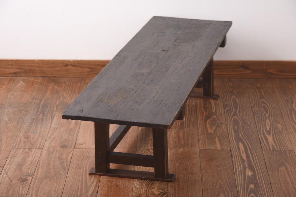 アンティーク家具　大正昭和初期　渋みのある濃い木肌が素敵なサイドテーブル(ディスプレイ台)(R-038691)