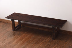 アンティーク家具　大正昭和初期　渋みのある濃い木肌が素敵なサイドテーブル(ディスプレイ台)(R-038692)