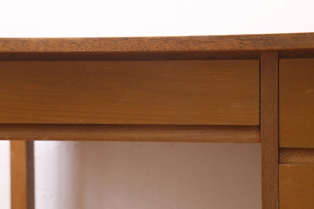 ヴィンテージ家具　温かみのある木肌が魅力のシンプルな片袖デスク(机、在宅ワーク、在宅用ワークデスク、ビンテージ)(R-038704)