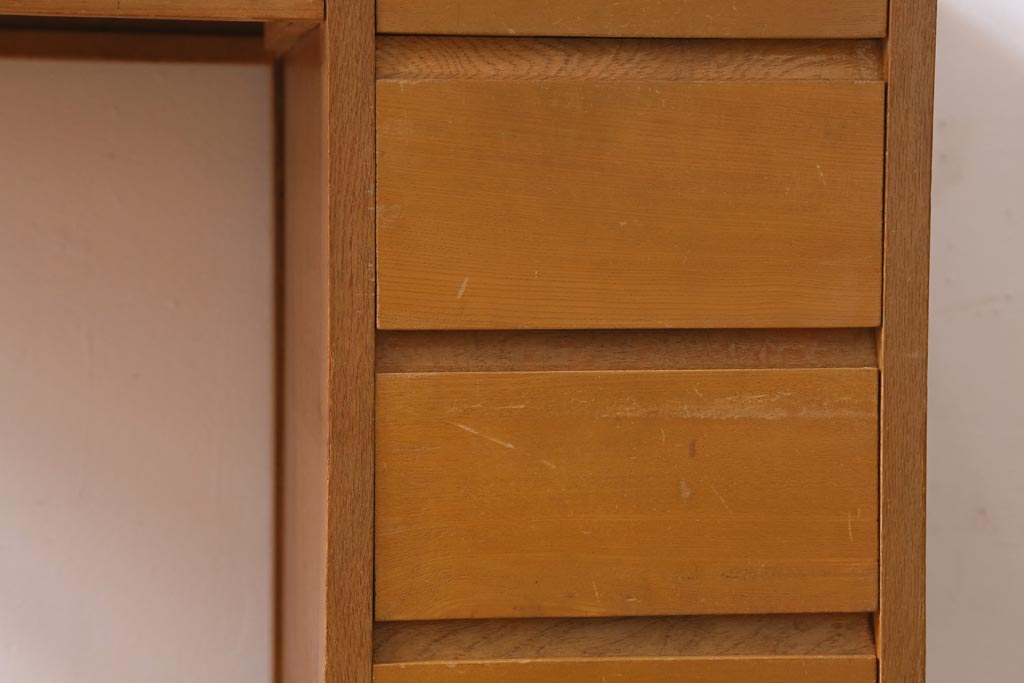 ヴィンテージ家具　温かみのある木肌が魅力のシンプルな片袖デスク(机、在宅ワーク、在宅用ワークデスク、ビンテージ)(R-038704)