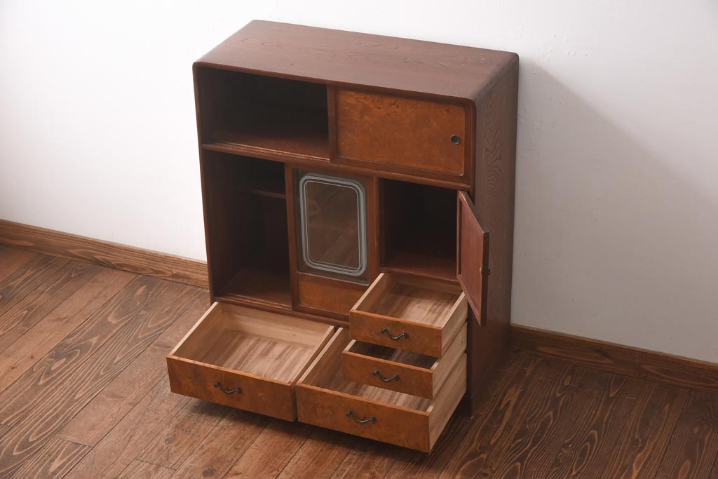 アンティーク家具　昭和初期　丸みのあるフォルムが親しみやすさ感じる茶箪笥(茶棚、戸棚、収納棚)(R-038775)