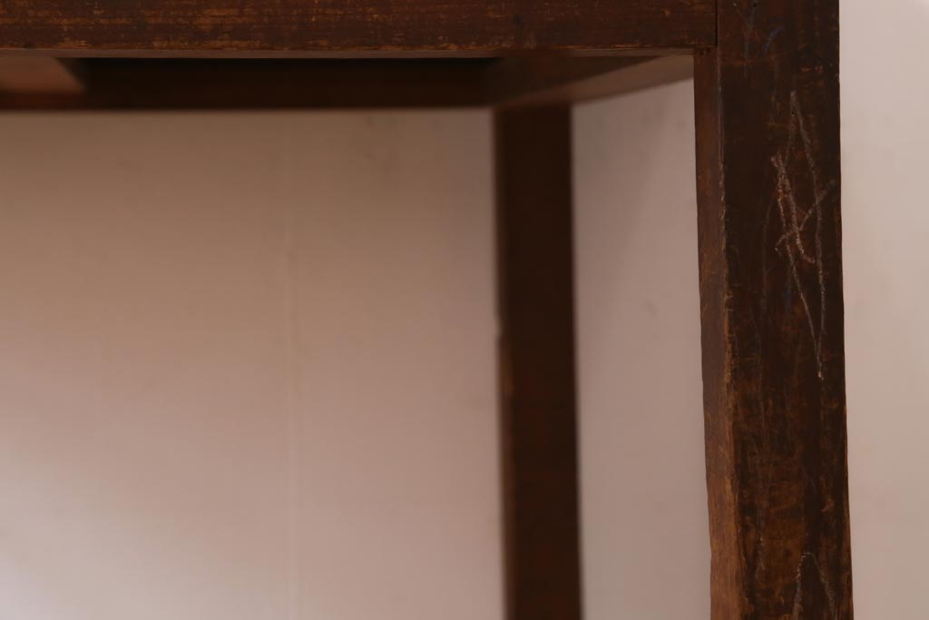 レトロ家具　昭和レトロ　昭和初期　味のある素朴な風合いのデスク(机、在宅ワーク、在宅用ワークデスク)(R-038777)