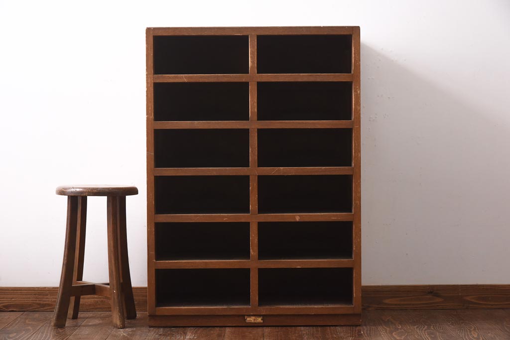 レトロ家具　昭和レトロ　素朴な雰囲気が懐かしさ感じる収納棚(飾り棚、オープンラック、下駄箱)(R-038867)