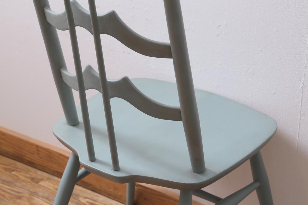 ペイント家具　イギリスヴィンテージ　ERCOL(アーコール)　希少!淡いカラーが優しげな雰囲気のラダーバックチェア(ダイニングチェア、椅子、ビンテージ)(R-038879)