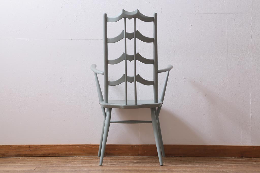 ペイント家具　イギリスビンテージ　ERCOL(アーコール)　希少!淡いカラーが優しげな雰囲気のラダーバックアームチェア(ダイニングチェア、椅子)(R-038880)