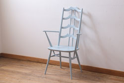 ヴィンテージ家具　イギリスビンテージ　ERCOL(アーコール)　アンティークペイント　希少!洗練された佇まいのラダーバックアームチェア(ダイニングチェア、椅子)(R-038909)