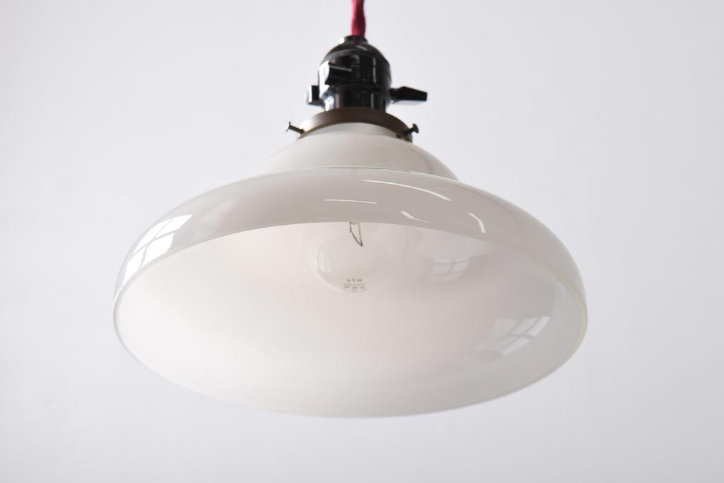 レトロ照明　昭和初期　戦前　緩やかな曲線のシェードが魅力的なペンダントライト(天井照明、吊り下げ照明、電笠)(R-038976)