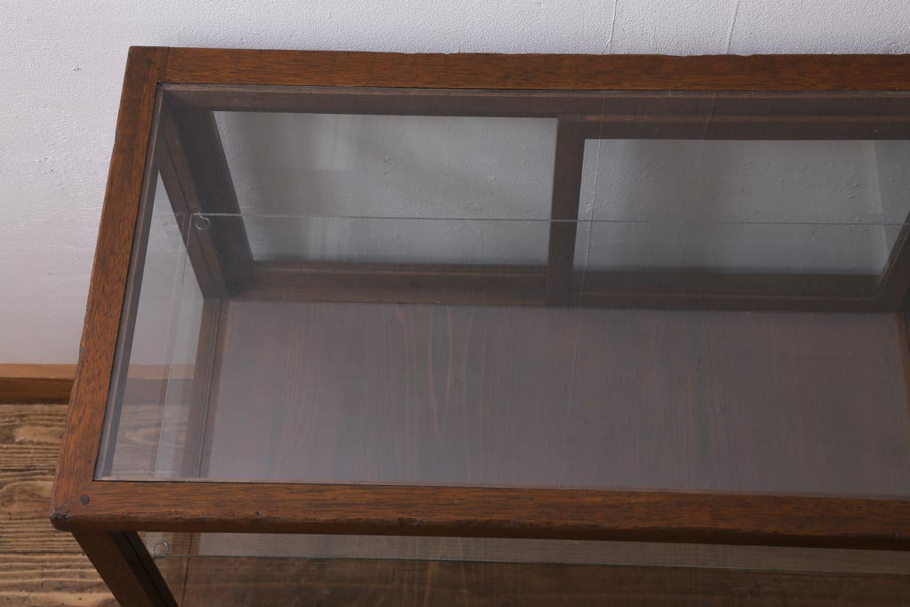 アンティーク家具　和製アンティーク　年月を重ねた木の風合いが魅力のガラスケース(ショーケース、陳列棚)(R-038980)