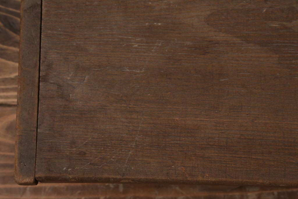 アンティーク家具　大正昭和初期　天板一枚板　ナチュラルな雰囲気が魅力の引き出し付き裁ち板(置き床、飾り台、テレビ台)(R-038989)