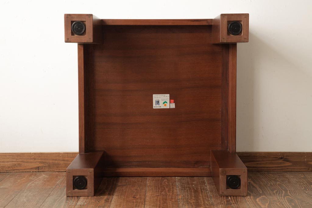 中古　CONDE HOUSE(カンディハウス)　ウォールナット材　象嵌細工が施されたモダンなローテーブル(リビングテーブル、サイドテーブル、座卓)(R-038998)