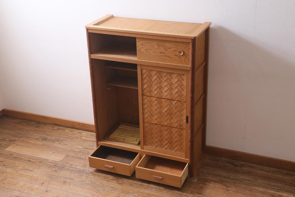 中古　民芸家具　網代引戸　杉材・桜皮　優雅な和の時間を演出する置水屋(茶水屋、茶道具、戸棚)(R-039004)