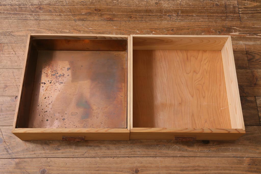 中古　民芸家具　網代引戸　杉材・桜皮　優雅な和の時間を演出する置水屋(茶水屋、茶道具、戸棚)(R-039004)