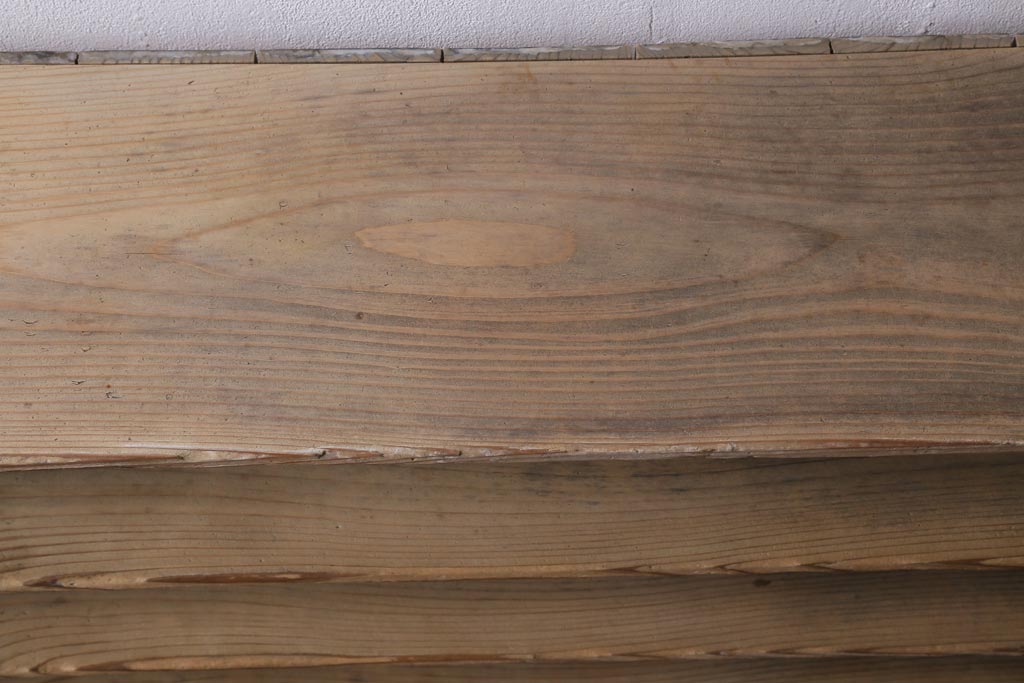 アンティーク家具　昭和初期　古い木の質感が味わい深いシンプルな収納棚(オープンラック、下駄箱)(R-039026)