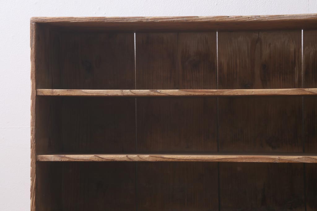 アンティーク家具　昭和初期　古い木の質感が味わい深いシンプルな収納棚(オープンラック、下駄箱)(R-039026)