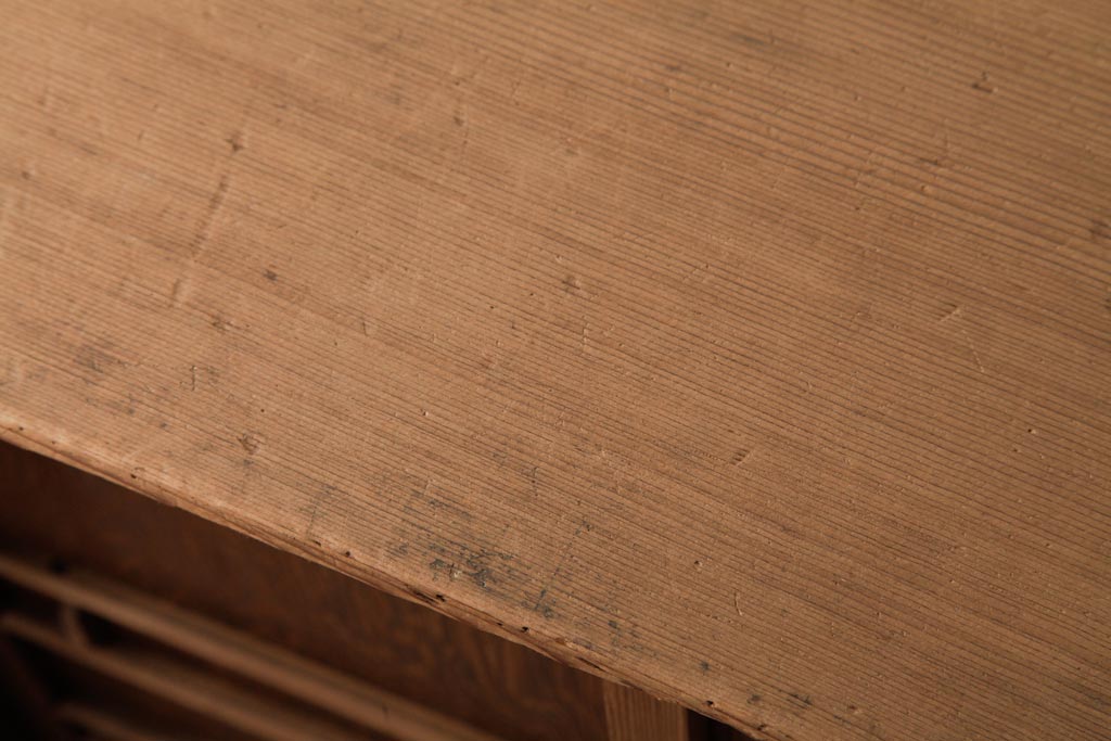 アンティーク家具　大正昭和初期　まだら模様の木目が目を惹く戸棚(収納棚、キャビネット、下駄箱)(R-039034)