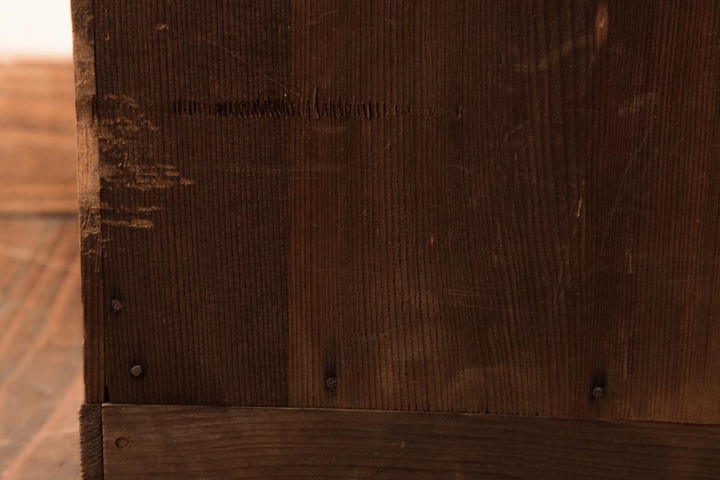 アンティーク家具　大正昭和初期　まだら模様の木目が目を惹く戸棚(収納棚、キャビネット、下駄箱)(R-039034)