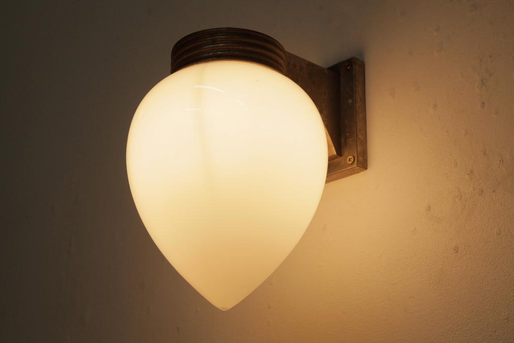 アンティーク照明　昭和初期　蕾のようなシルエットが愛らしい壁付け照明(ウォールライト、ウォールランプ)(R-039042)