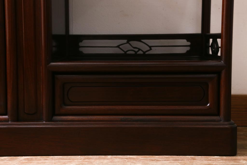 ヴィンテージ家具　国産　唐木指物　紫檀(シタン)材　深みのある漆塗りが美しい上手物の飾り棚(茶棚、戸棚、ビンテージ)(R-039058)