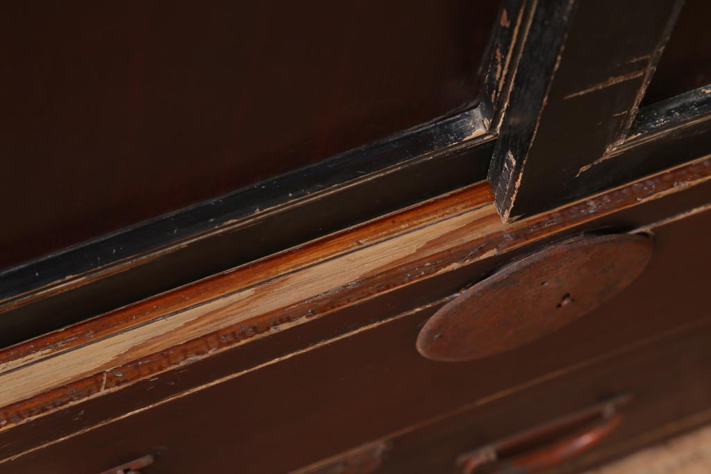 アンティーク家具　和製アンティーク　明治大正期　赤みがかった金具が目を引くローボード(箪笥、収納棚)(R-039079)