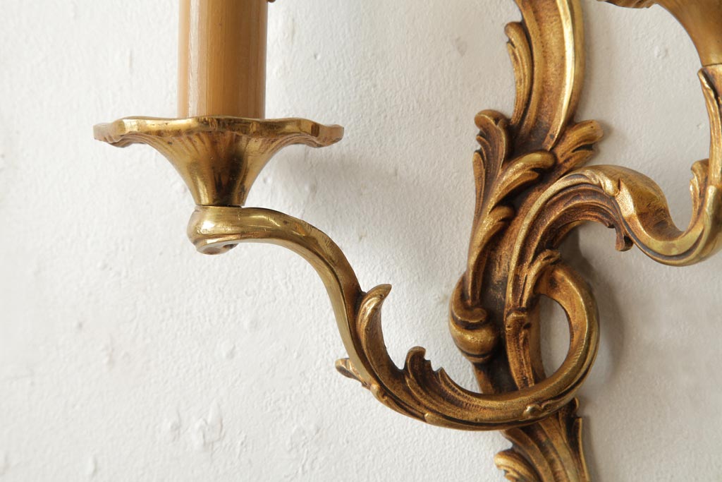 ヴィンテージ照明　フランスビンテージ　2灯　優雅なデザインの真鍮製ウォールランプ(壁付け照明、壁掛け照明)(R-039086)
