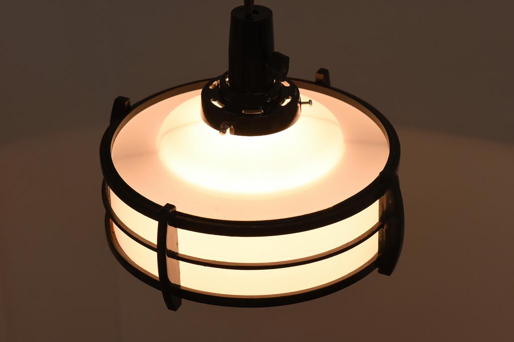 レトロ照明　木製飾りがおしゃれな昭和レトロの天井照明(ペンダントライト)(R-039095)