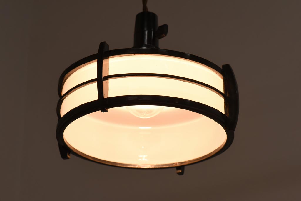レトロ照明　木製飾りがおしゃれな昭和レトロの天井照明(ペンダントライト)(R-039095)