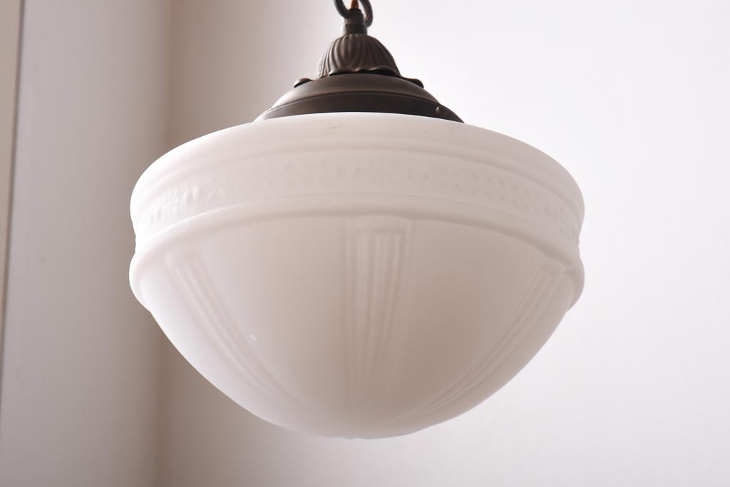 アンティーク照明　ブラケットの意匠が素敵な陽刻照明(ペンダントライト、天井照明、吊り下げ照明)(R-039098)