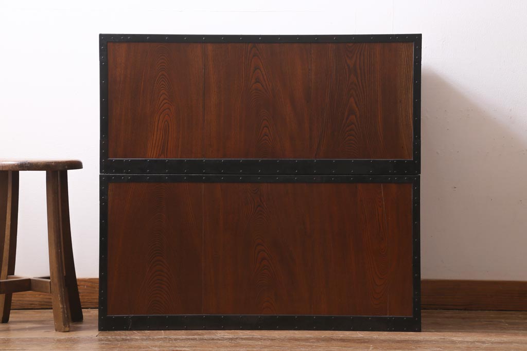 ビンテージ家具　工芸品　総欅材・玉杢　中桐材　半櫃(ハンガイ)　倹飩蓋　激レア!手打ち金具が目を惹く重ね船箪笥(衣装箪笥、引き出し、チェスト、桐箪笥、桐たんす)(製作費当時約300万円、桐箪笥、桐たんす)(R-039104)