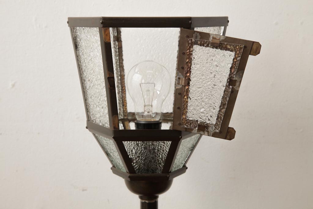 ビンテージ照明　和製ビンテージ　昭和中期　ダイヤガラスがレトロな雰囲気のスタンド照明(スタンドライト、フロアスタンド)(R-039113)