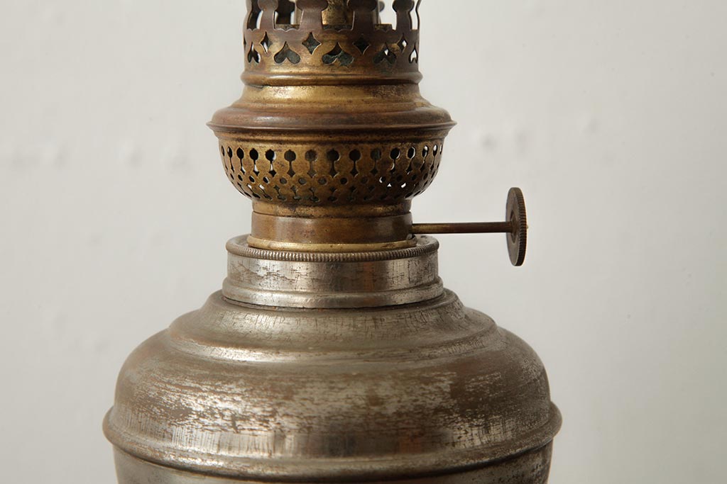アンティーク雑貨　和製アンティーク　昭和初期　西洋スタイルのお部屋にもぴったりなオイルランプ(灯油ランプ、卓上ランプ)(R-039117)