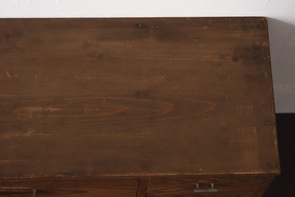 アンティーク家具　昭和初期　杉材　素朴な佇まいが魅力の薄型タイプの小引き出し(卓上収納、小物収納)(R-039136)