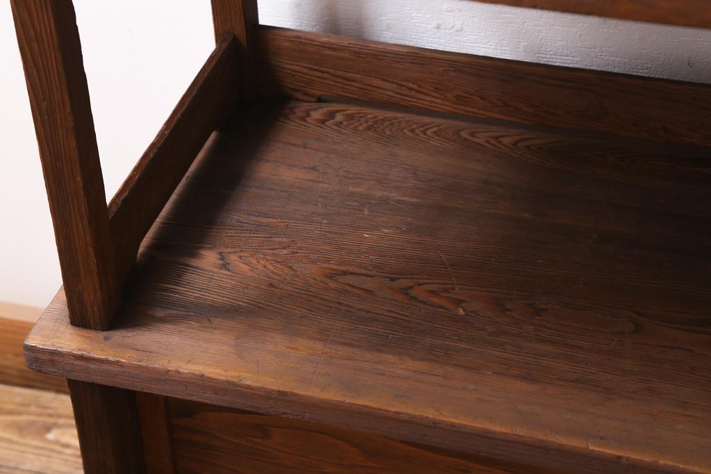 ヴィンテージ家具　昭和中期　高級杉材　味のある杢目が楽しめるシンプルなつくりの茶棚(戸棚、飾り棚、ビンテージ)(R-039140)