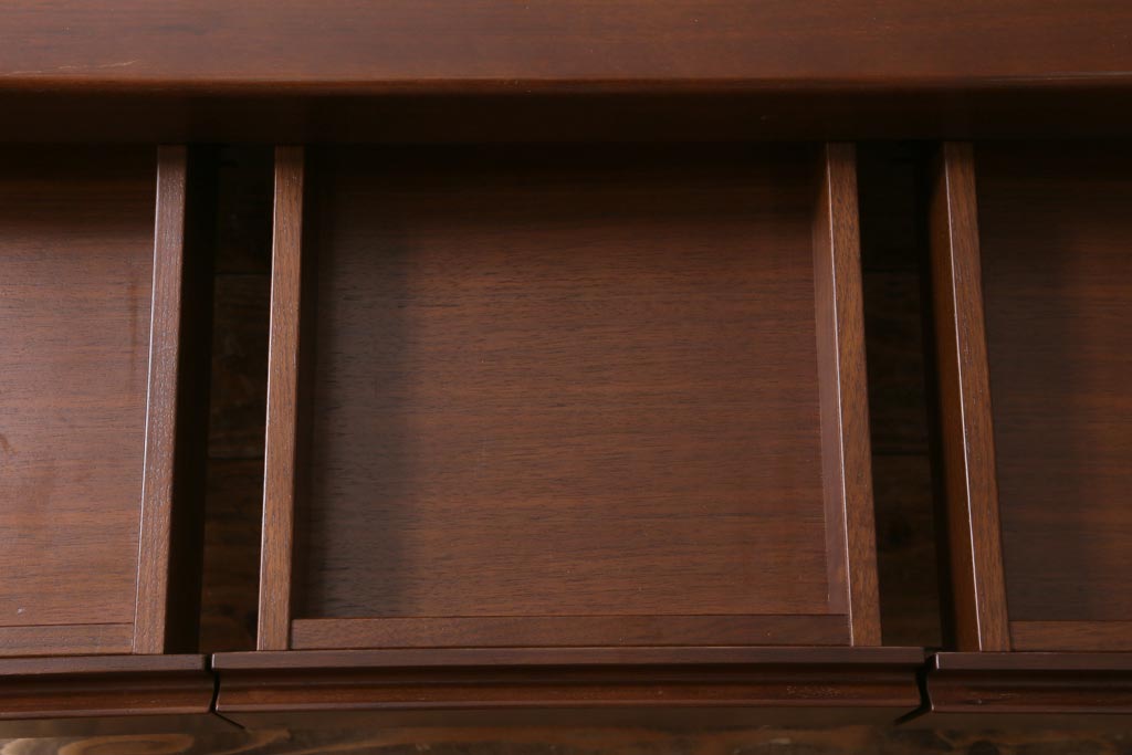 中古　CONDE HOUSE(カンディハウス)　ウォールナット材　北欧モダンなお部屋にもおすすめなセンターテーブル(リビングテーブル、コーヒーテーブル、座卓)(R-039141)