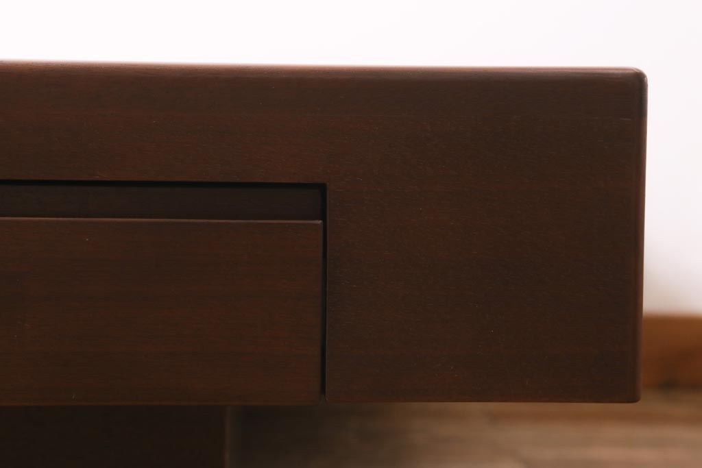 中古　CONDE HOUSE(カンディハウス)　ウォールナット材　北欧モダンなお部屋にもおすすめなセンターテーブル(リビングテーブル、コーヒーテーブル、座卓)(R-039141)