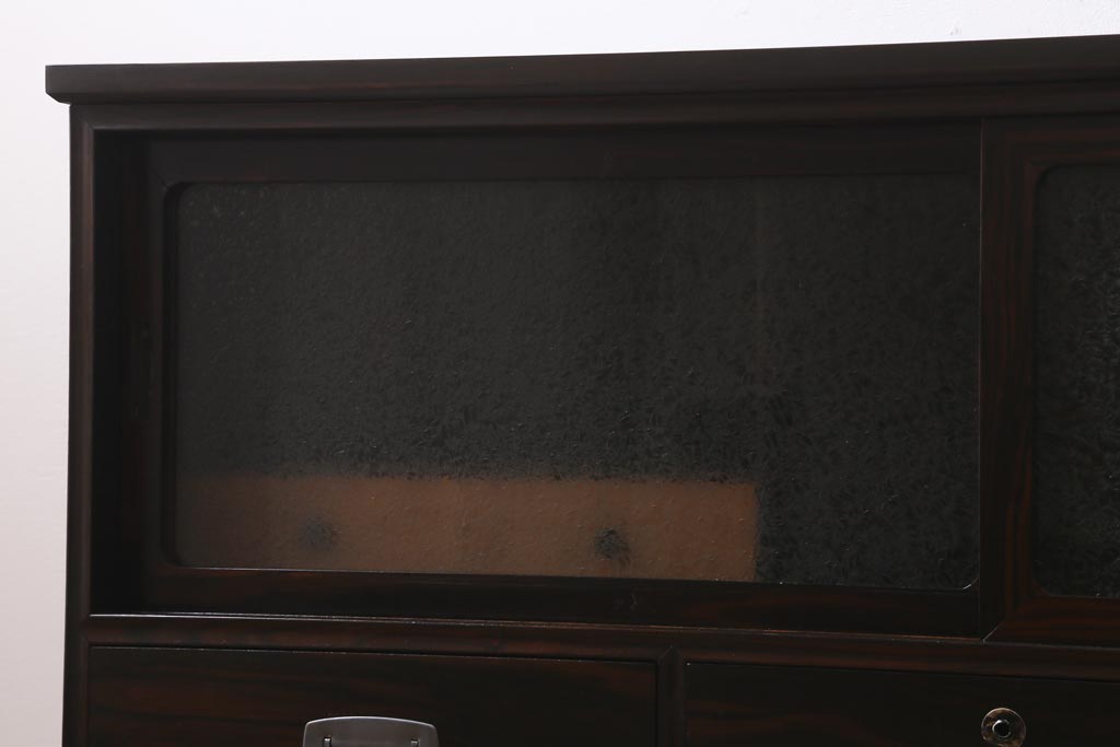 アンティーク家具　黒檀　リメイク　上品な和の雰囲気漂う脚付きローボード(テレビボード、収納棚、リビングボード)(R-039193)