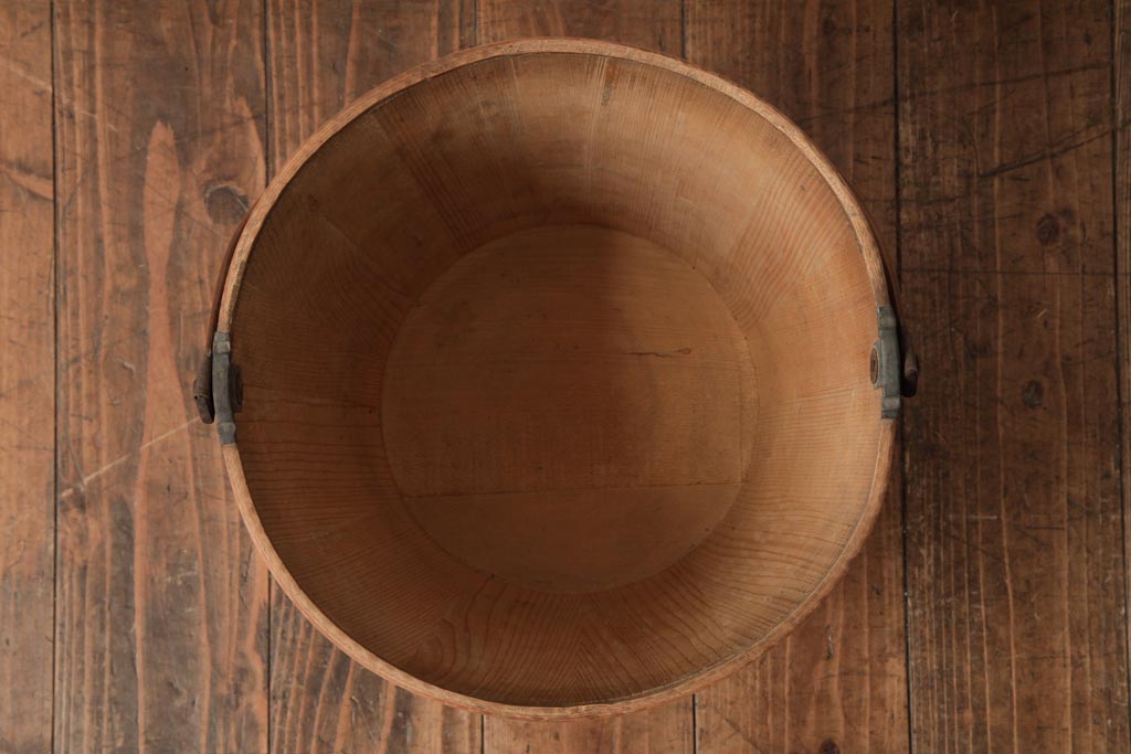 和製アンティーク　古民具　激レア!味わいと温もり溢れる木製バケツ(小物入れ)(R-039199)