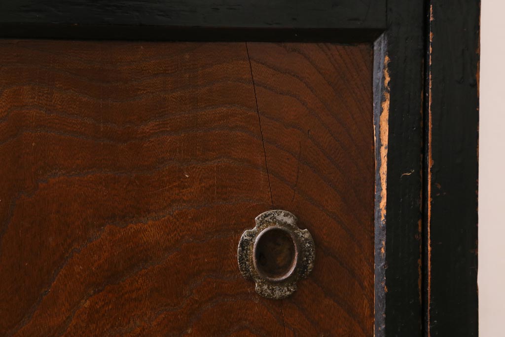 アンティーク家具　昭和期　モダンな色合いの茶箪笥(戸棚、茶棚、収納棚)(R-039220)
