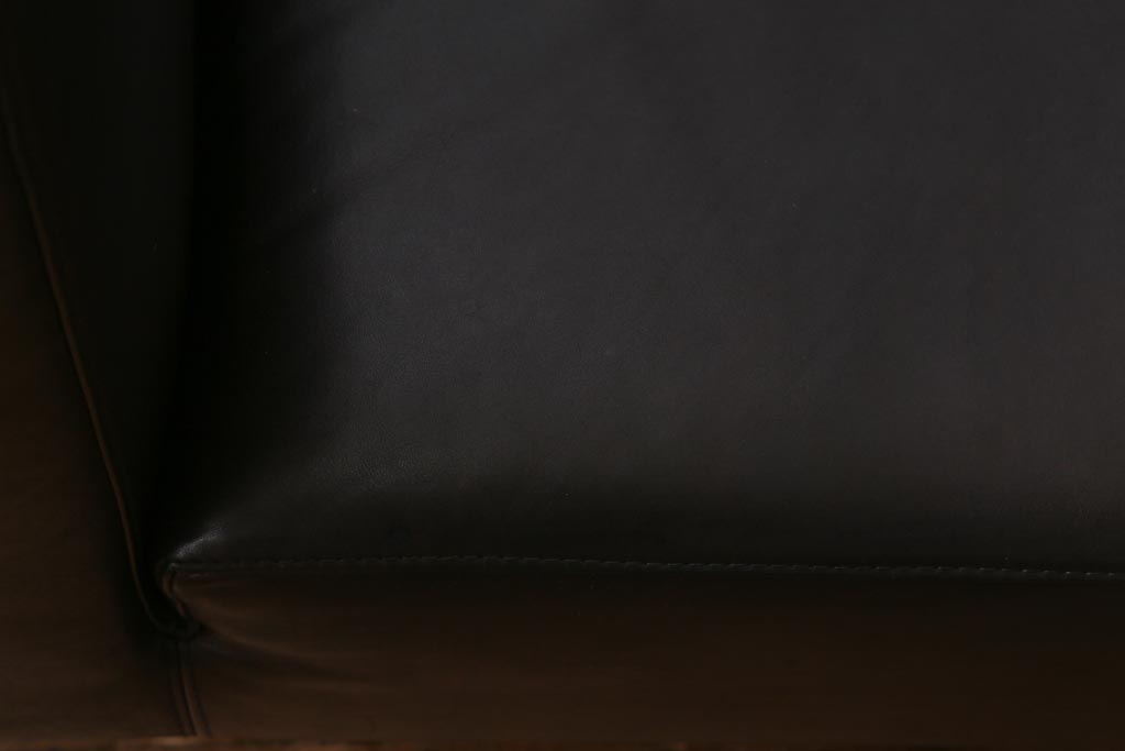 ヴィンテージ家具　北欧ビンテージ　デンマーク　オーク無垢材・本革　シンプルモダンな3人掛けソファ(三人掛けソファ、トリプルソファ)(R-039234)