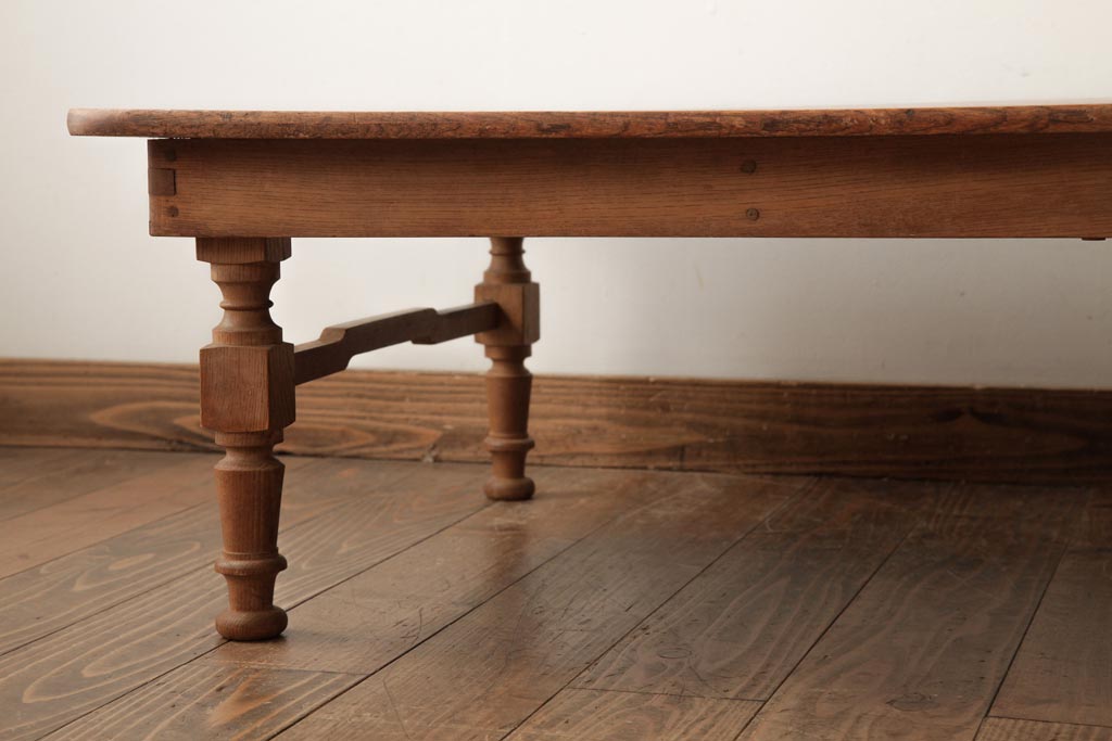 アンティーク家具　大正期　栓材　挽き物の脚が目を惹くレトロな佇まいの角ちゃぶ台(折りたたみテーブル、座卓、ローテーブル)(R-039235)