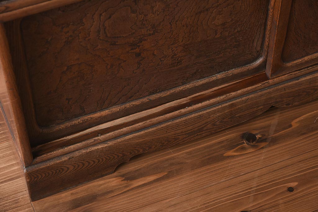 アンティーク家具　真鍮金具　三方ケヤキ材　前面玉杢の上質な茶棚(茶箪笥、収納棚、キャビネット)(R-039249)