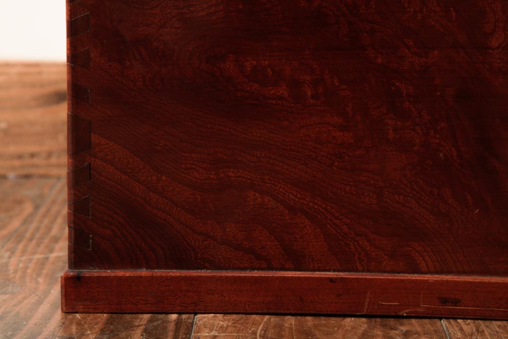 アンティーク雑貨　指物家具　昭和初期　ケヤキ玉杢材　漆塗り　上手物!和の風情を堪能できる角火鉢(手あぶり、箱火鉢)(R-039254)