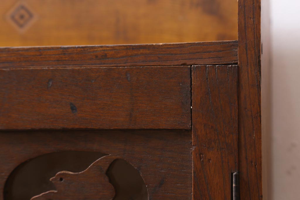 アンティーク家具　和製アンティーク　昭和初期　栓材　鳥の透かし彫りが趣ある本箱(ブックケース、収納棚)(R-039261)